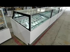 Mostra do gelato do congelador da exposição do gelado