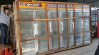 A mostra ereta do congelador da porta do vidro de corrediça para automático comercial degela o tipo