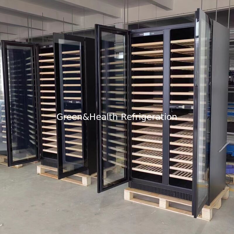 Refrigerador de vinho de zona dupla com prateleiras de madeira de faiança e capacidade de 316 garrafas para uso comercial