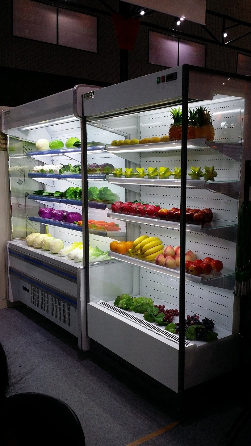 Mostra pequena de vidro completa da exposição dos frutos do refrigerador de Multideck para a loja conveniente
